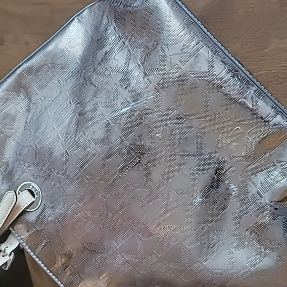 Michael Kors Gold Mirror Signature PVC and Leather Tote Gold tone large bag - Picture 6 of 16